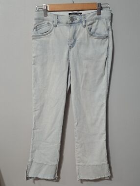 mac and me Jeans‎ Womens Size 4 Light Wash Blue Distressed Denim Jeans